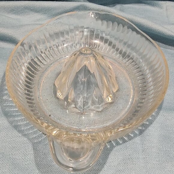 Vintage Juicer Glass Clear Pour Spout And Handle - Picture 4 of 8